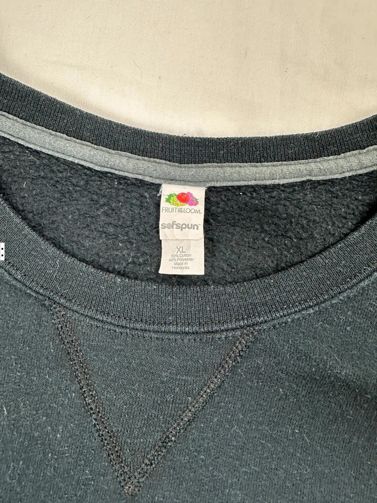 Fruit of the Loom Jumper - Men’s size XL